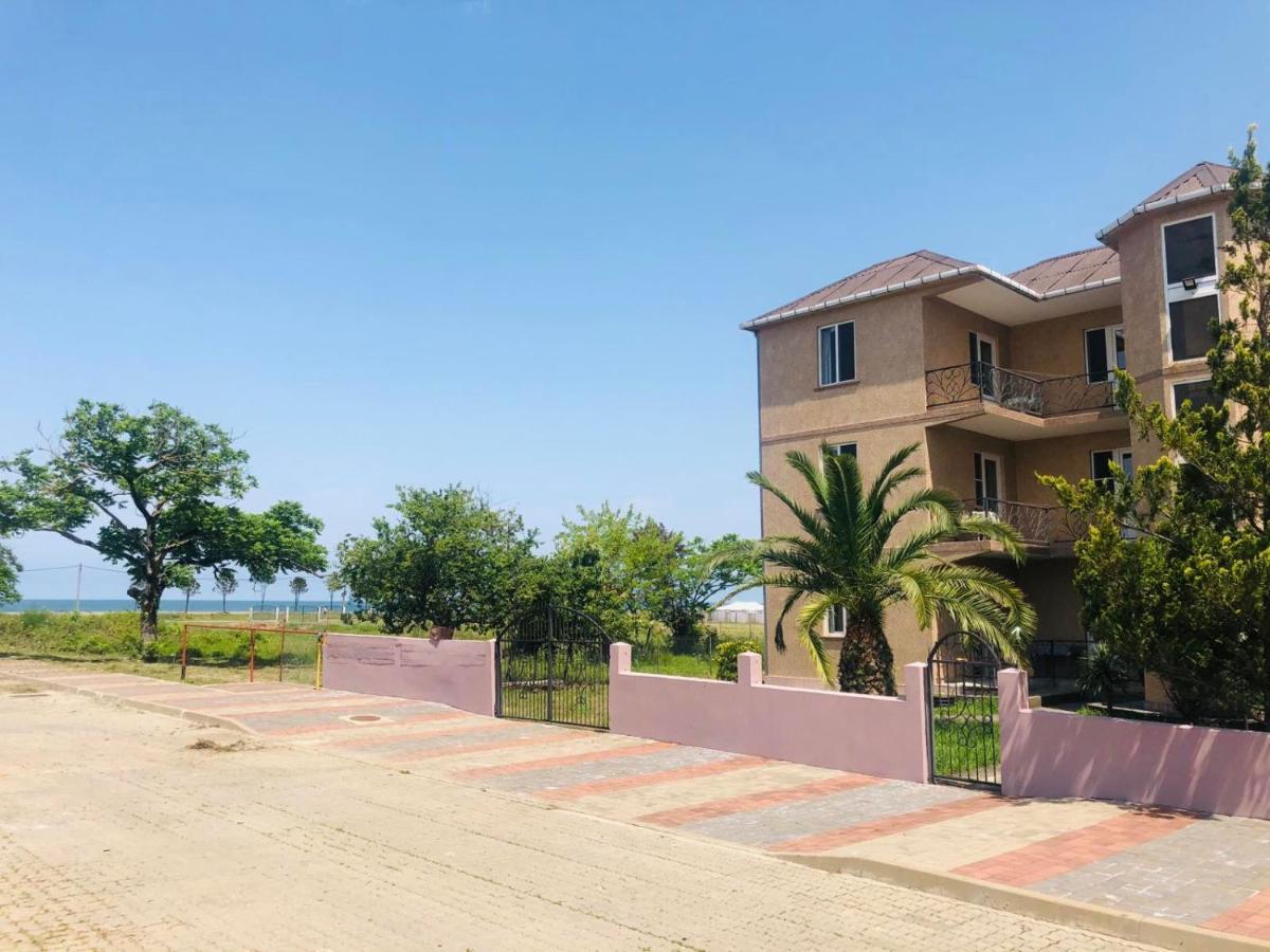 Nika Inn Kobuleti Exteriör bild
