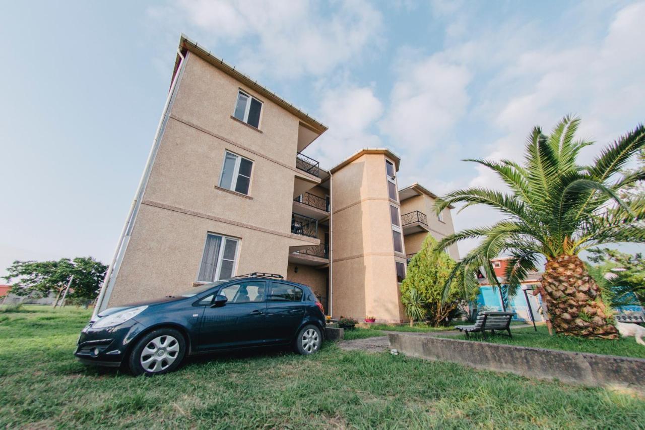 Nika Inn Kobuleti Exteriör bild